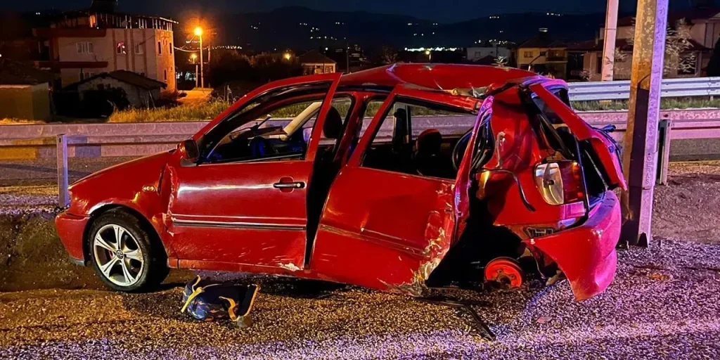 Incidente stradale a Sarıgöl: donna ferita, marito e figlio di 5 anni morti