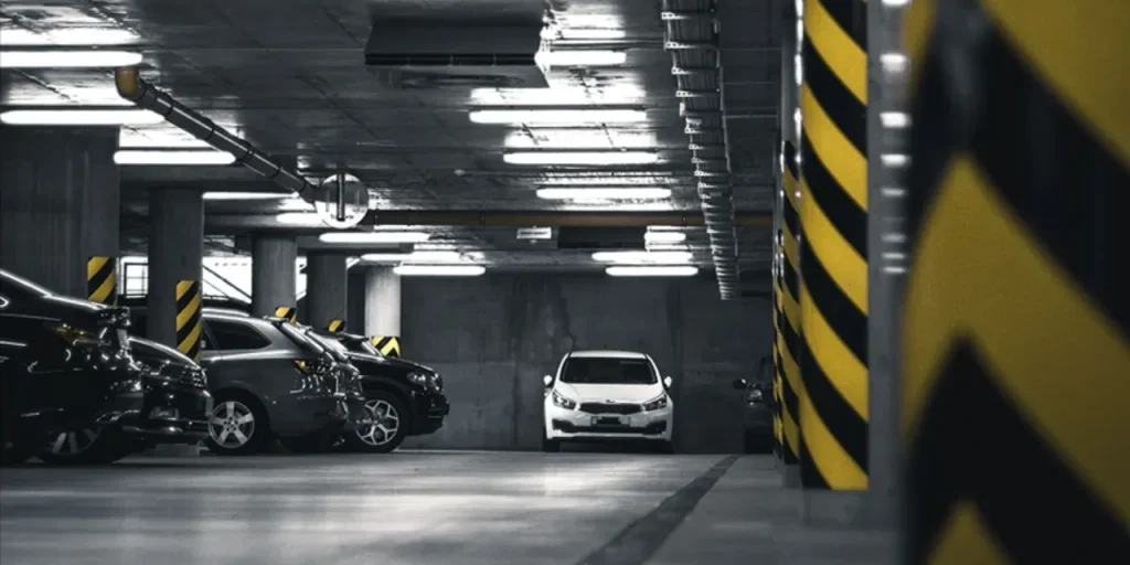 Regolamento parcheggi: più posti auto per edifici pubblici e ospedali