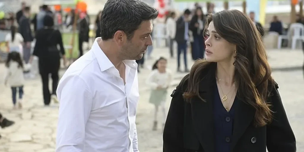 Ozan Akbaba firma contratto pubblicitario di 30 milioni di lira per finanziamento immobiliare