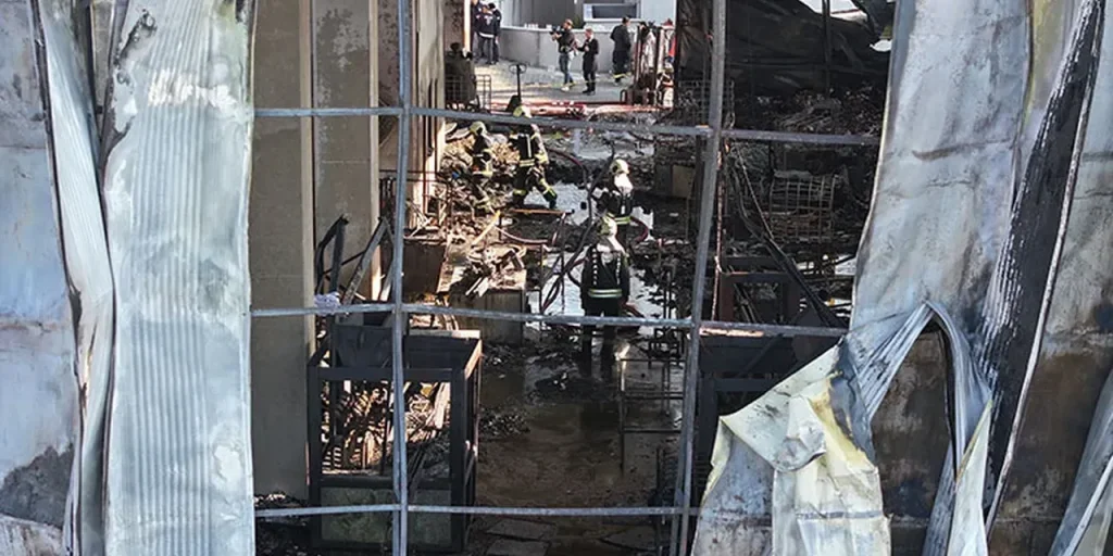 Incendio in fabbrica di profumi a Dilovasi: 7 morti, solo un lavoratore assicurato