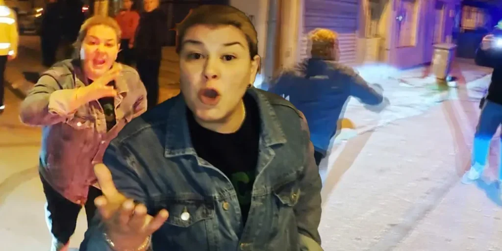 Incidente a Aksaray: automobilista fuggito, vicini falsificano scenario e perseguitano giornalisti