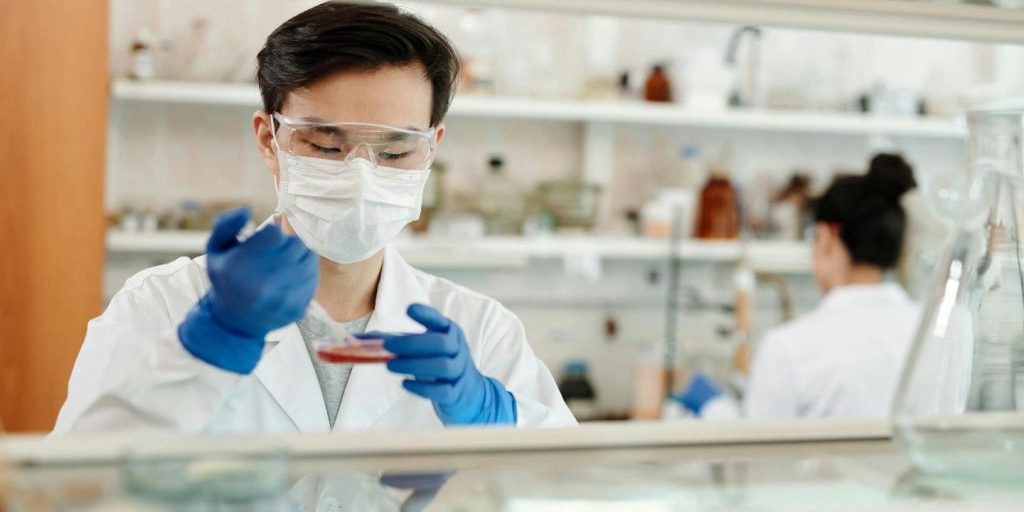 "Collaborazioni farmaceutiche internazionali e biotech cinesi: sinergie per l'innovazione e lo sviluppo di nuovi farmaci"