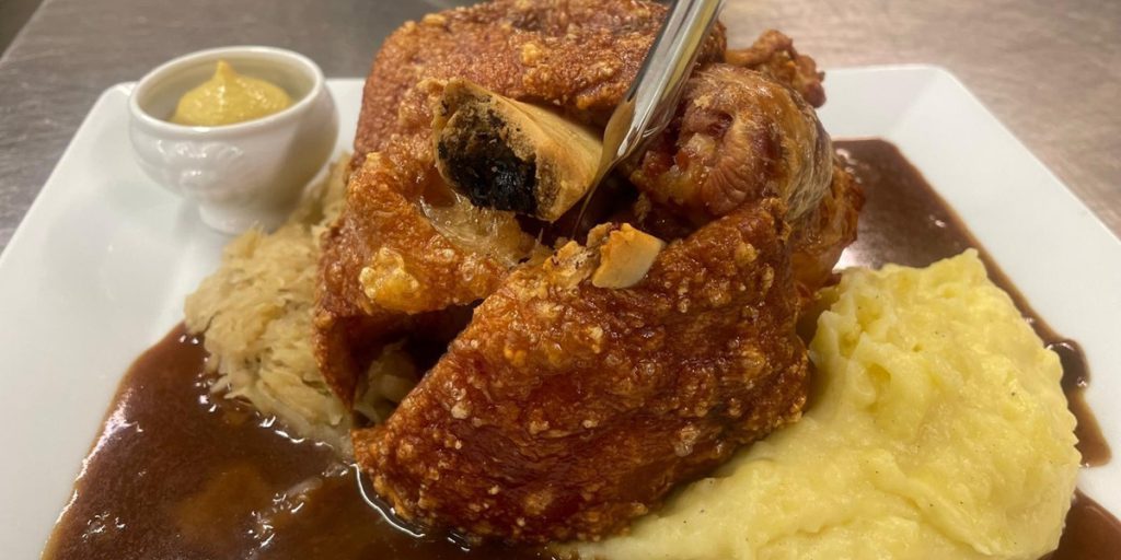 Oktoberfest in Gelsenkirchen zu Jubel-Preisen: Kult-Kneipe mit irrem Angebot