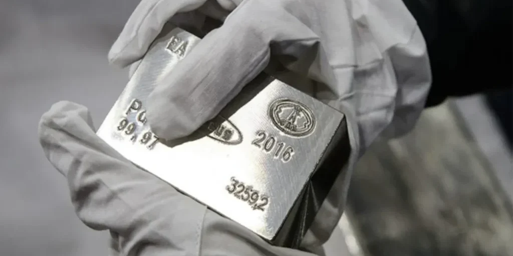 Bank of America alza le previsioni di prezzo per platino e palladio al 2026