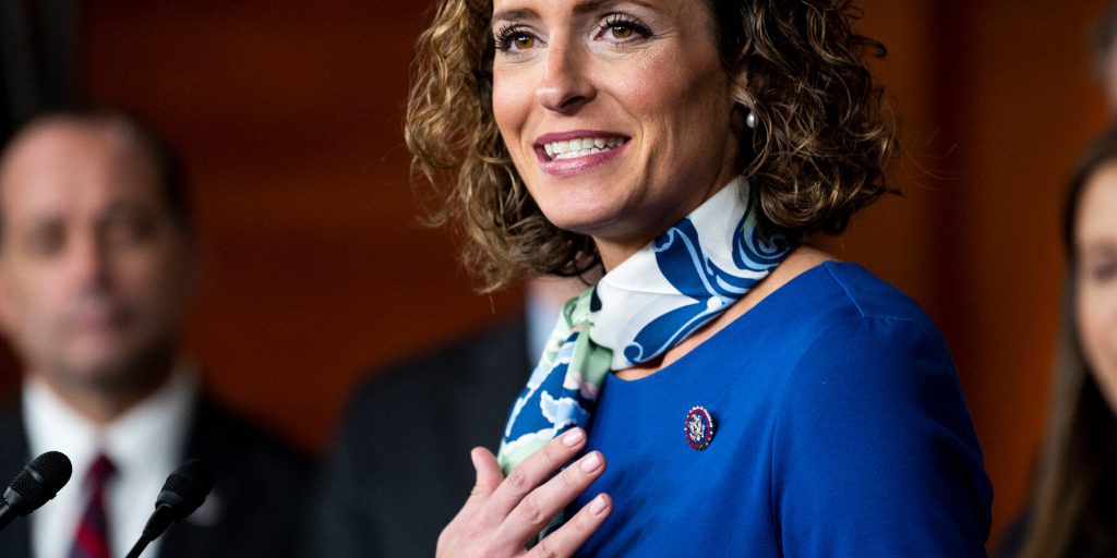 Julia Letlow lancia la sua candidatura al Senato della Louisiana contro Bill Cassidy