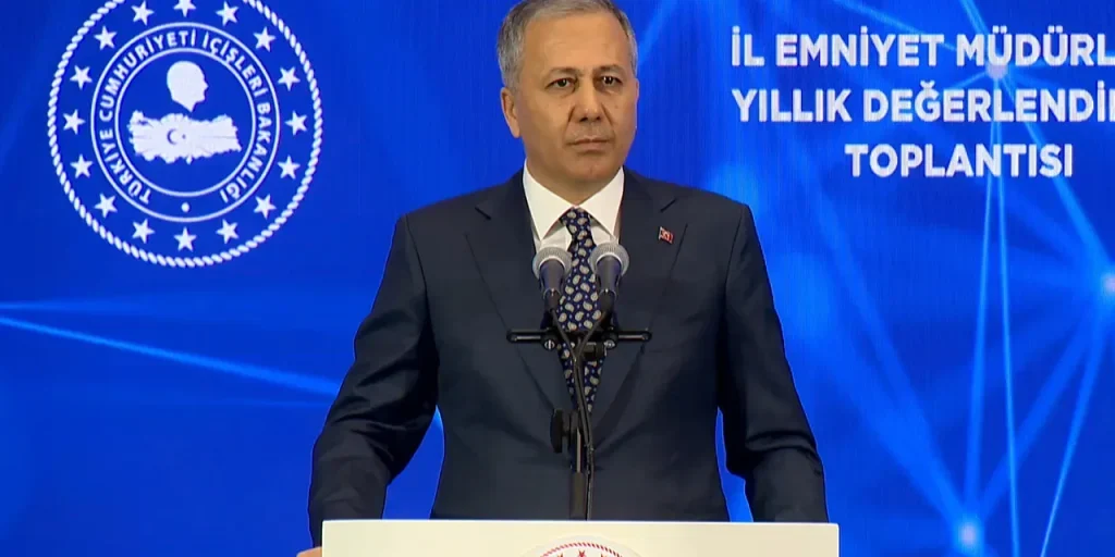 Operazioni nelle zone di polizia: 2.063 arresti e 7 attacchi terroristici prevenuti nel novembre 2025