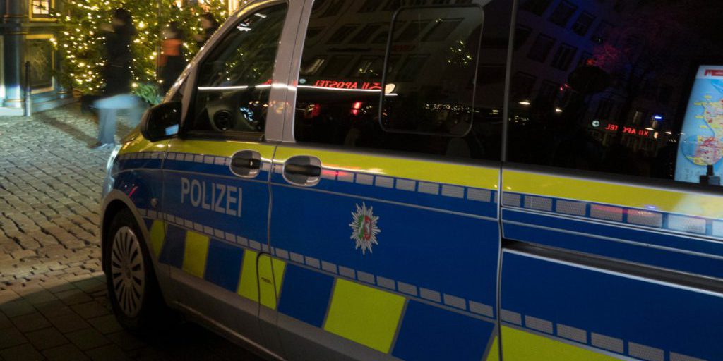 Polizia di Colonia: intervento sull'A555 si trasforma in incidente con agente gravemente ferito