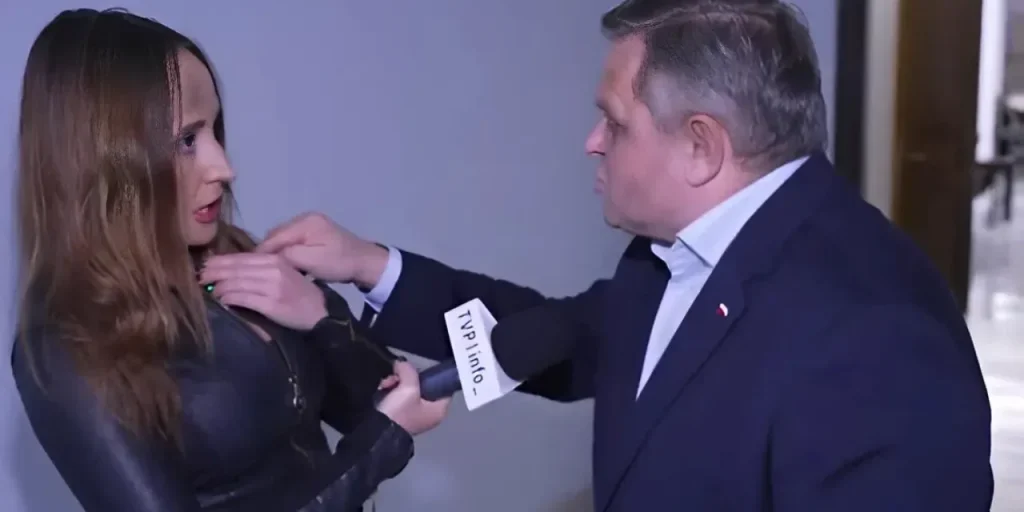 Senatore polacco Wojciech Skurkiewicz insulta giornalista durante diretta televisiva