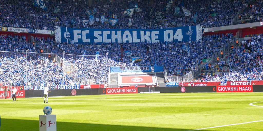 Düsseldorf adotta misura insolita prima della partita contro Schalke, suscitando l'attenzione dei tifosi del S04