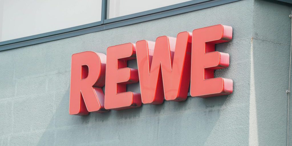 Rewe in Renania Settentrionale‑Vestfalia apre i negozi anche a Natale, contravvenendo alla legge