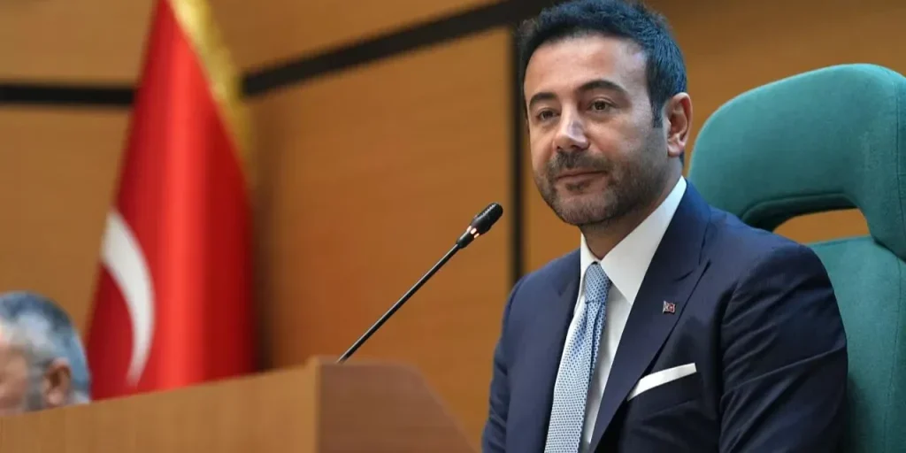 Rıza Akpolat, ex sindaco di Beşiktaş, sospeso e richiesto arresto per accettazione di tangenti