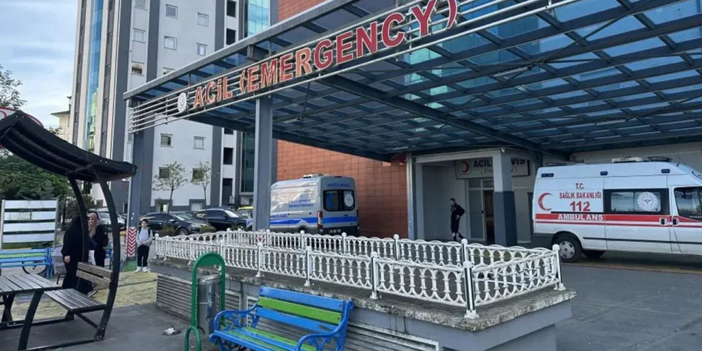 40 studenti ricoverati per avvelenamento alimentare nella mensa di un dormitorio femminile a Rize