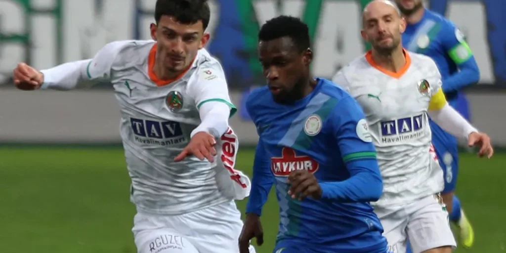 Rize: Çaykur Rizespor e Corendon Alanyaspor si pareggiano 1‑1