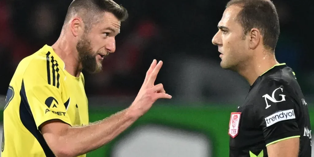 Trio: le tre decisioni arbitrali controverse tra Rizespor e Fenerbahçe giudicate errate