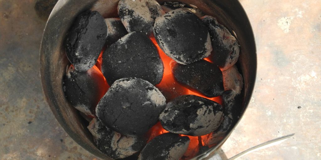 Incidente domestico a Ruhrgebiet: barbecue in casa con esiti disastrosi