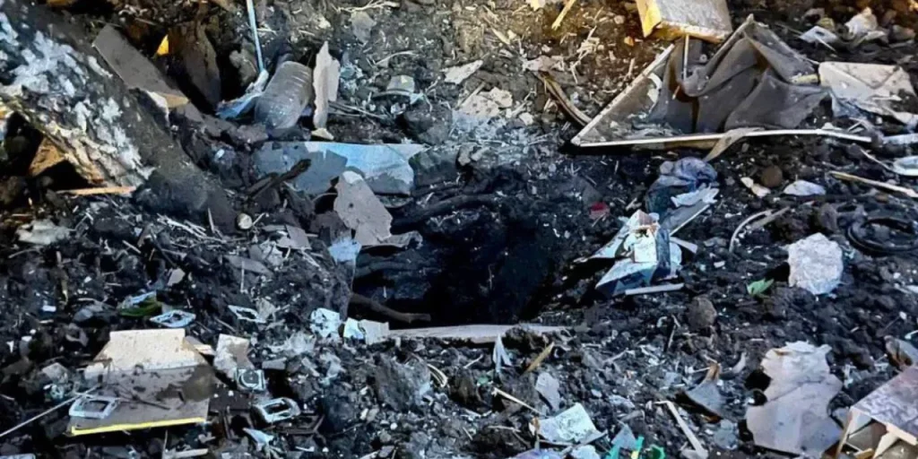 Aereo Su‑34 rilascia munizioni per errore a Belgorod, provoca esplosione e vittime