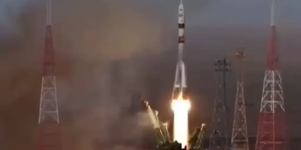 Disastro al lancio Soyuz MS‑28 a Baikonur: razzo sepolto in fossa di fuoco