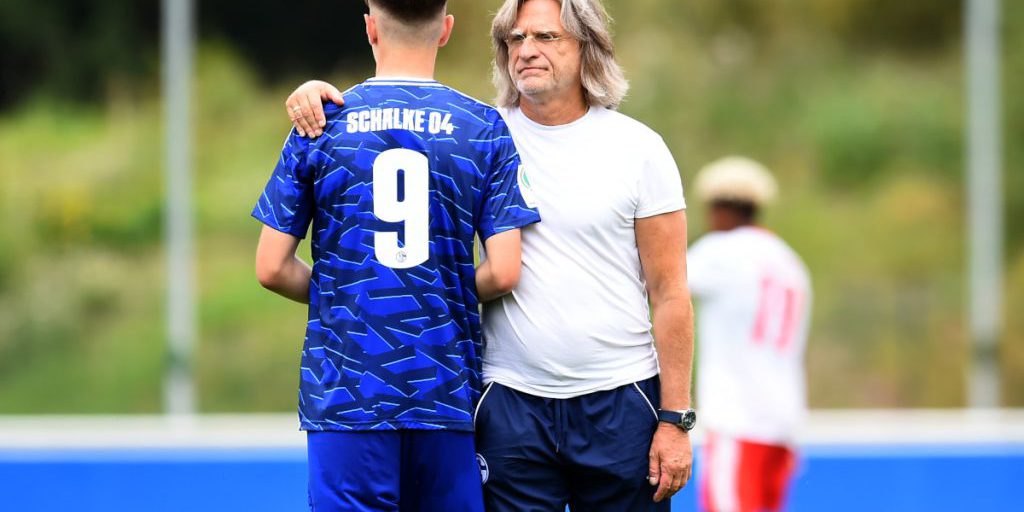Norbert Elgert parla della Knappenschmiede e dei giovani talenti di S04