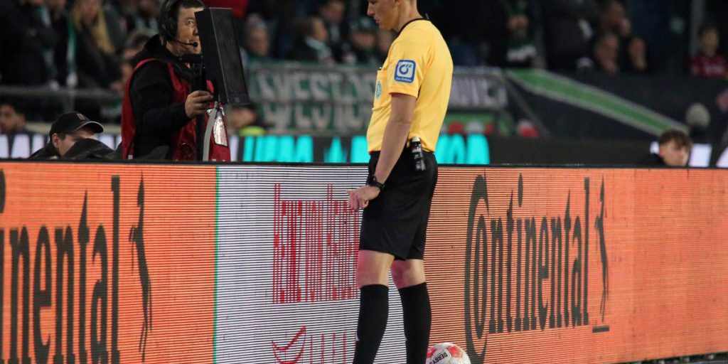 Schalke-Wahnsinn in Hannover! Irre Szenen nehmen kein Ende