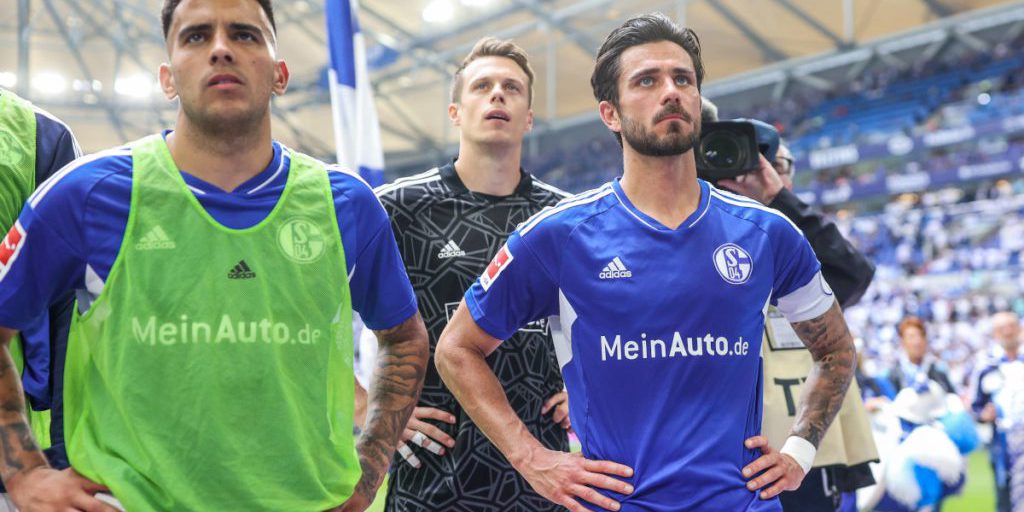 Esperienze di un ex calciatore del Schalke 04: le pressioni e gli stress del calcio professionistico