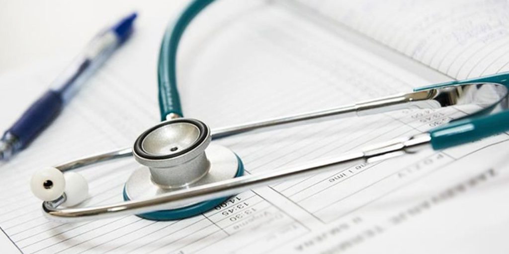 Sağlık hizmetlerinde yeni dönem! Hasta yorumları, ameliyat görseli, öncesi-sonrası fotoğraflar artık olmayacak