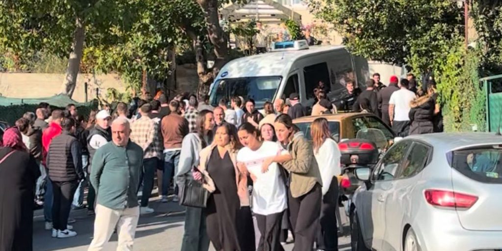 Tragedia a Istanbul: donna e compagno trovati morti con ferite d'arma da fuoco, la comunità locale scossa dalla violenza domestica