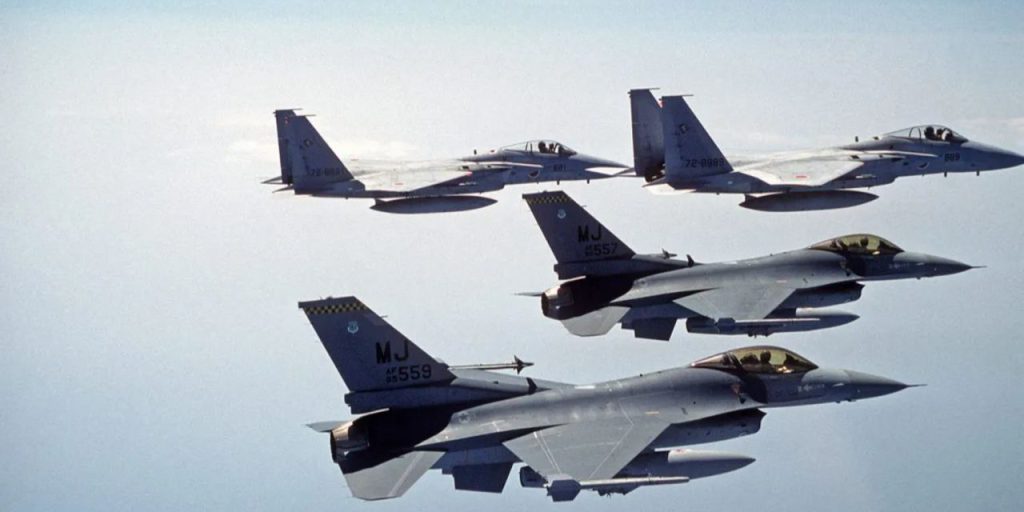 Savaş uçakları hava sahasına yaklaştı! Japonya, Rus uçaklarına karşılık verdi!