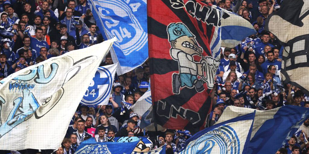 Adidas-Deal lässt Schalke-Fans ausflippen – „Tillmann Masterclass“