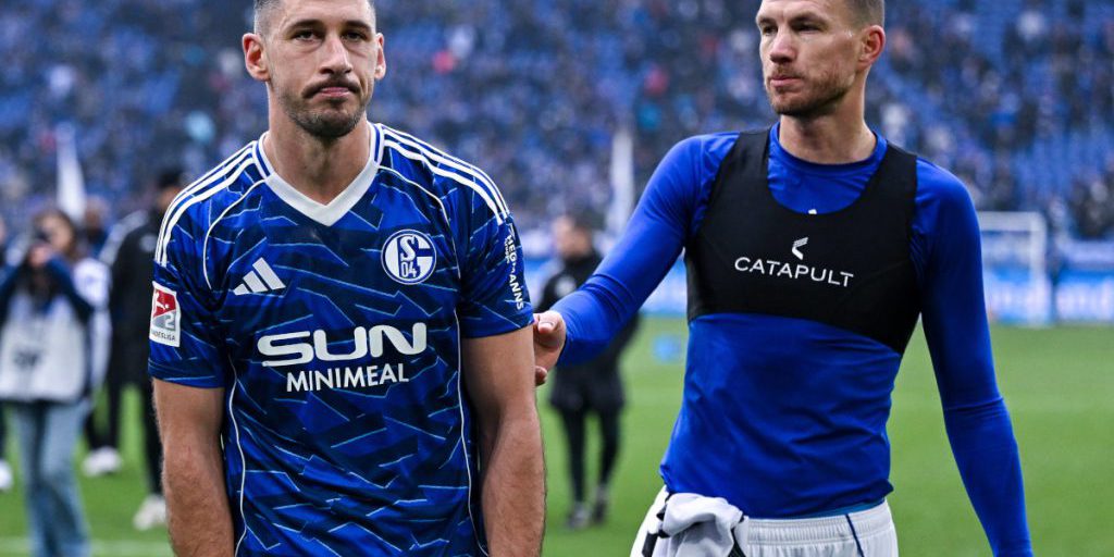 Dzeko brilla al debutto al Schalke, ma la partita contro il Lautern mette in luce problemi della squadra