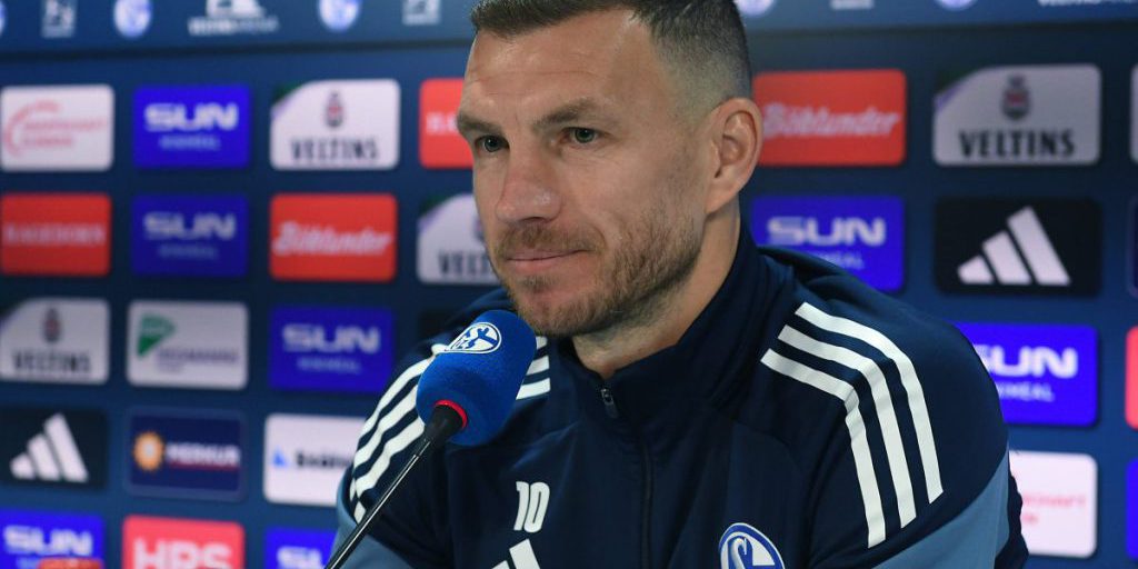 Edin Dzeko firma al Schalke 04 e confuta le voci di malattia