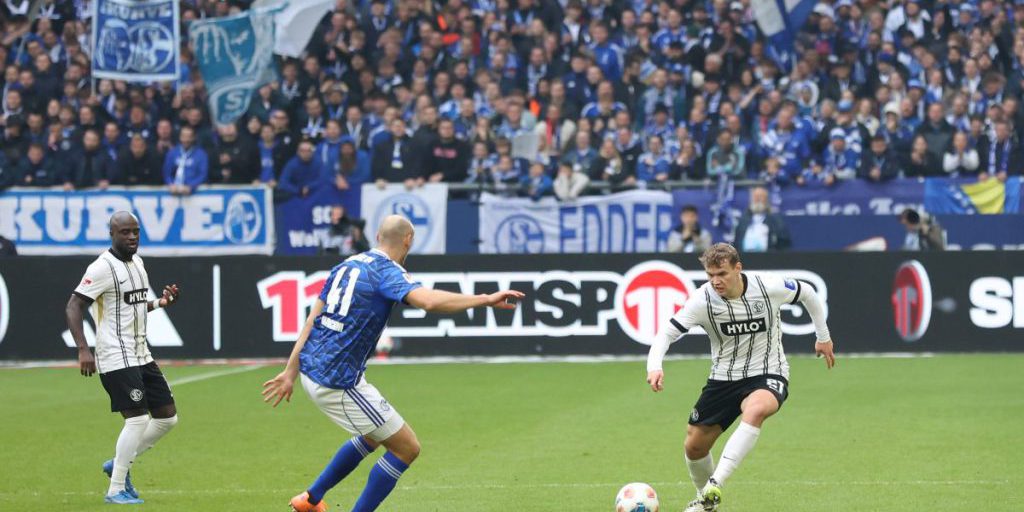 Bei Schalke – Elversberg ist es passiert! Muslic bleibt keine andere Wahl