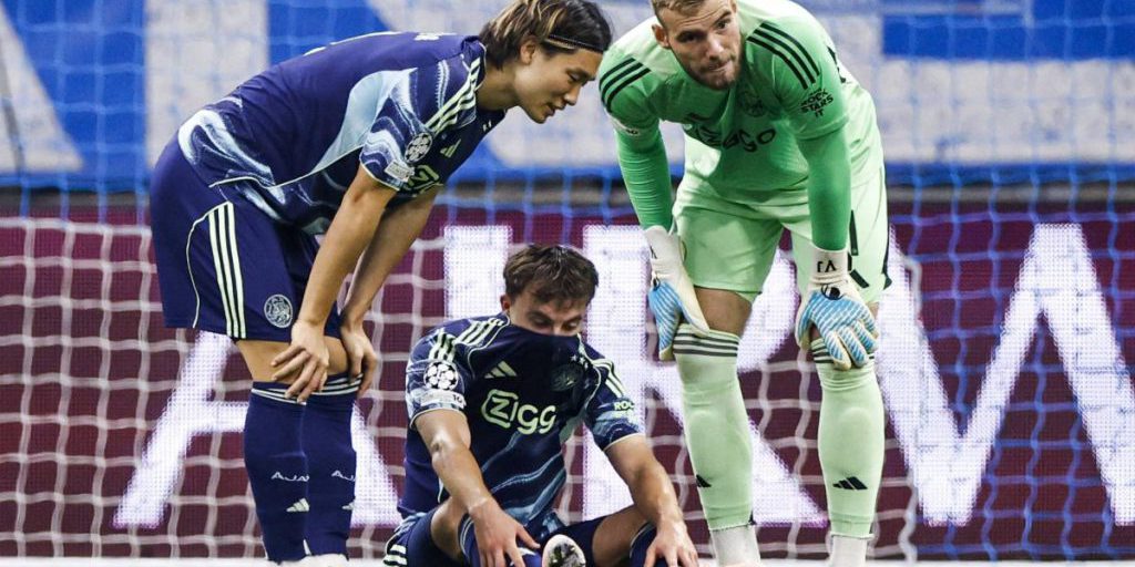 Ex-Schalke-Star am Boden: Großer Traum droht zu platzen