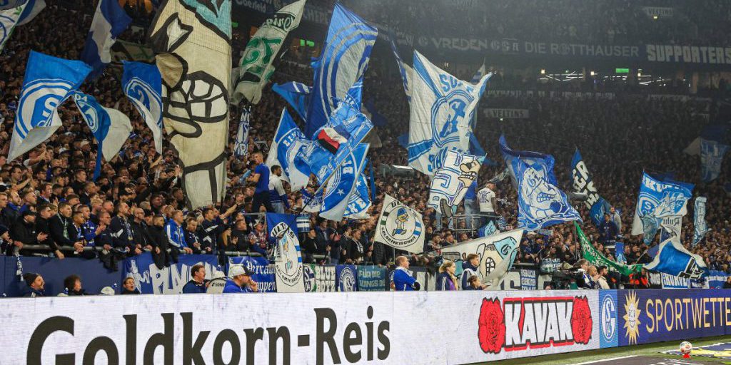 La critica dei tifosi del FC Schalke 04: una chiamata alle armi per il successo del club