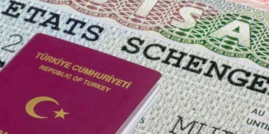 Schengen Bölgesi'ne giriş çıkışlarda yeni dönem: Türk vatandaşları için neler değişti?