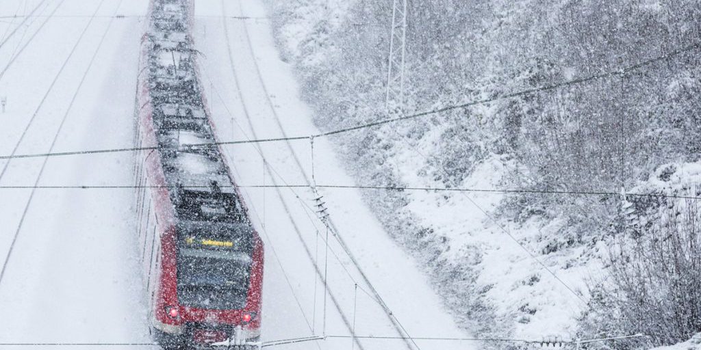 Nevicata intensa chiude le linee ferroviarie in NRW per motivi di sicurezza