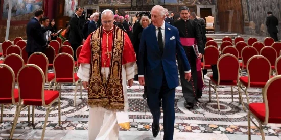 Papa Leone XIV e Re Carlo III uniscono le loro voci nella preghiera congiunta storica alla Cappella Sistina dopo la Riforma Protestante