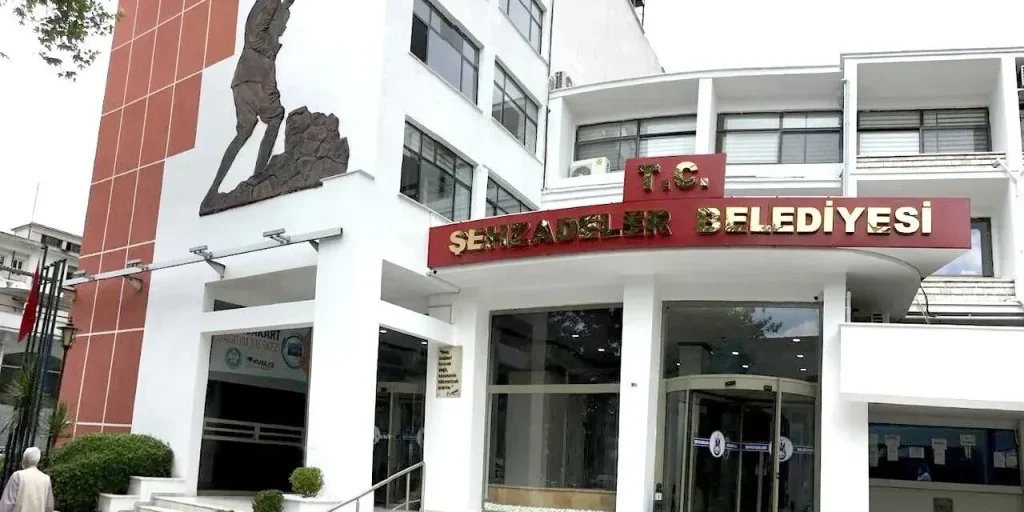 Hakan Şimşek eletto nuovo sindaco di Şehzadeler dopo la scomparsa di Gülşah Durbay