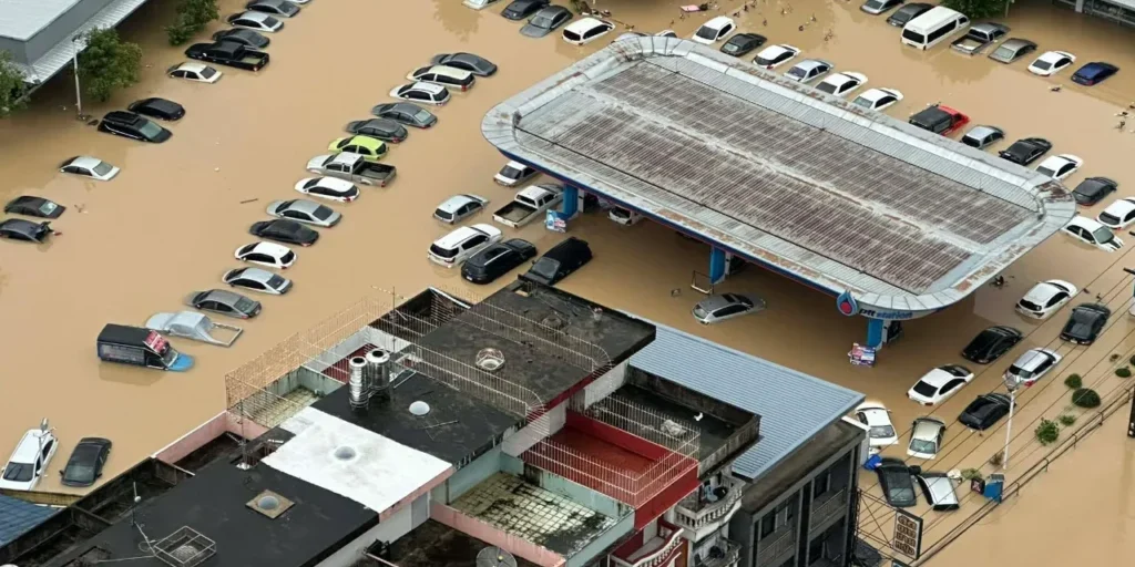 Thailandia: 18 morti e 12 feriti a causa di alluvioni e frane nella provincia di Songkhla