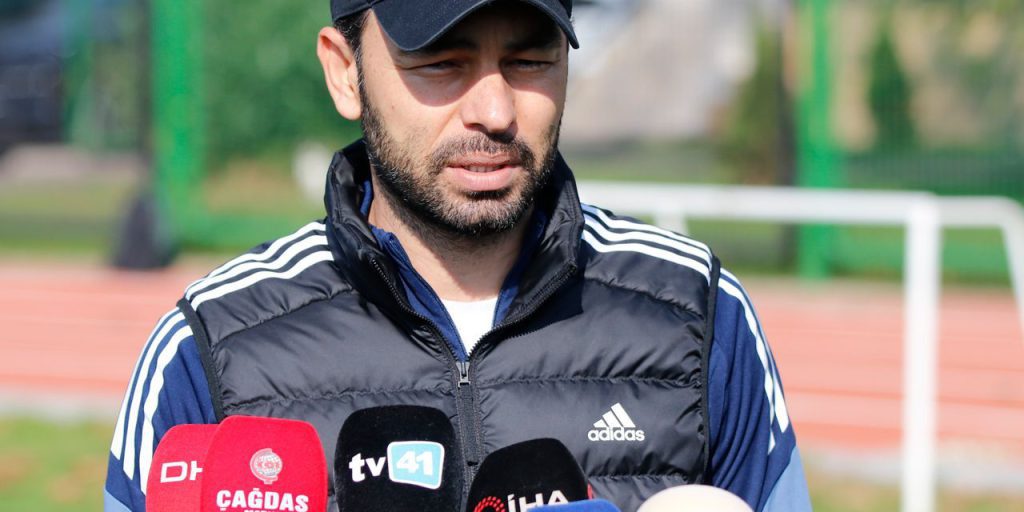 Il Kocaelispor si prepara per la sfida contro il Galatasaray: Selçuk İnan esorta i suoi giocatori a dare il massimo per la vittoria nella Süper Lig