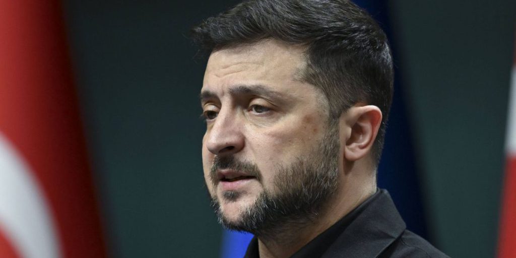 Selenskyj dubita del piano di pace degli USA: Trump impone scadenza a Kiev