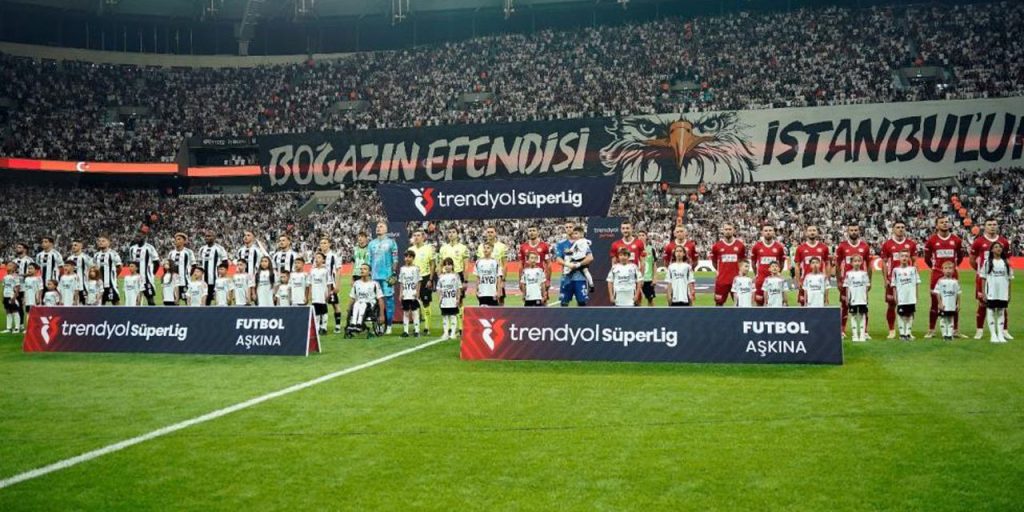 Beşiktaş Cerca Riscatto contro l'Antalyaspor dopo la Sconfitta contro il Fenerbahçe nella Süper Lig