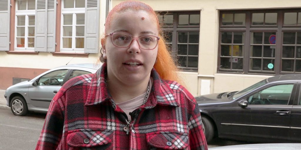 19enne decide di non aspettare l'assegno di cittadinanza