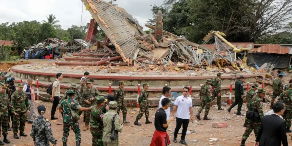 Conflitto tra Thailandia e Cambogia riaccende: migliaia di civili evacuati e un soldato thailandese ucciso