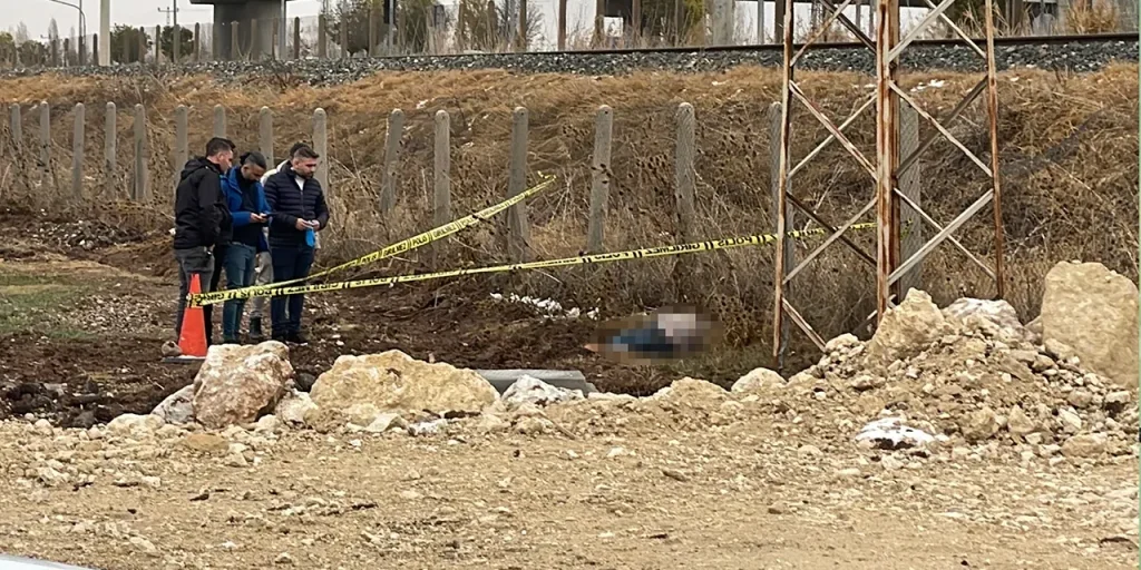 80enne trovato morto nei pressi di una ferrovia a Sivas, Turchia