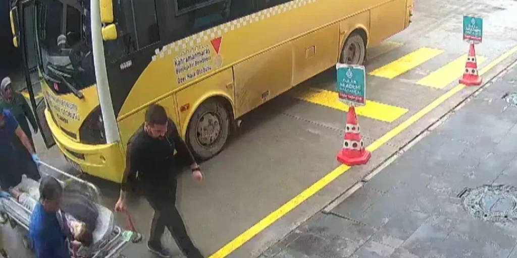 Guida che merita applausi: ha trasportato un bambino caduto in ospedale