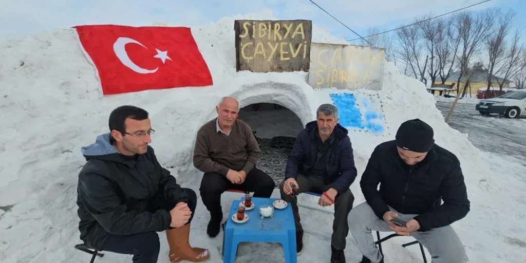 Commerciante di Adilcevaz costruisce casa del tè di neve per la comunità