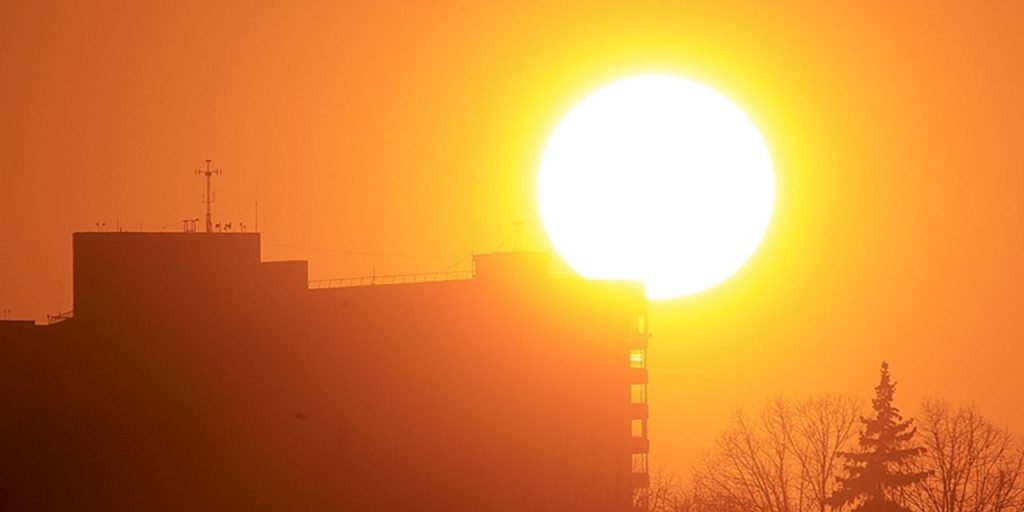 Una Potente Tempesta Solare Sta per Colpire la Terra: Cosa Dobbiamo Sapere
