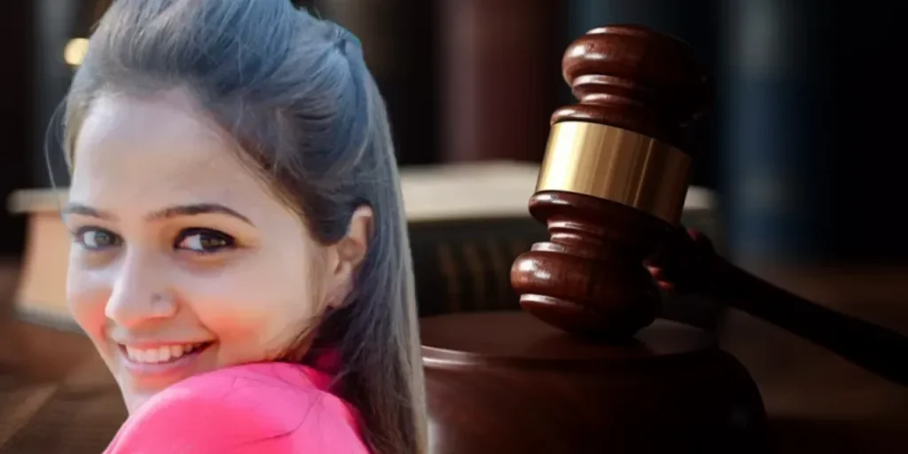 Influencer inglese condannata a trattamento psicologico dopo aver ucciso il figlio di quattro anni