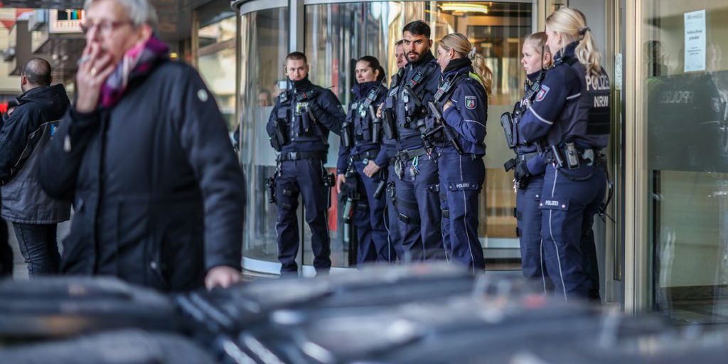 Indagine sul furto alla Sparkasse di Gelsenkirchen‑Buer: un veicolo emerge come prima pista