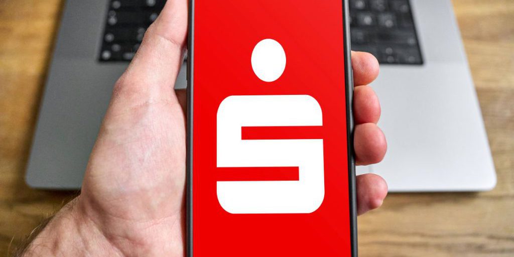 Sparkasse invia email in olandese ai clienti: potenziali problemi di comunicazione